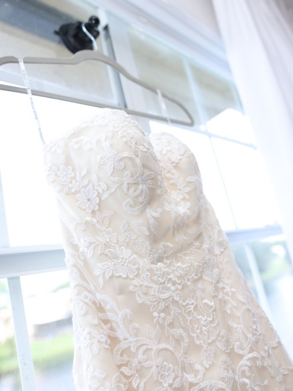 Paulina wedding gown by Maggie Sottero - Picture 4 of 16